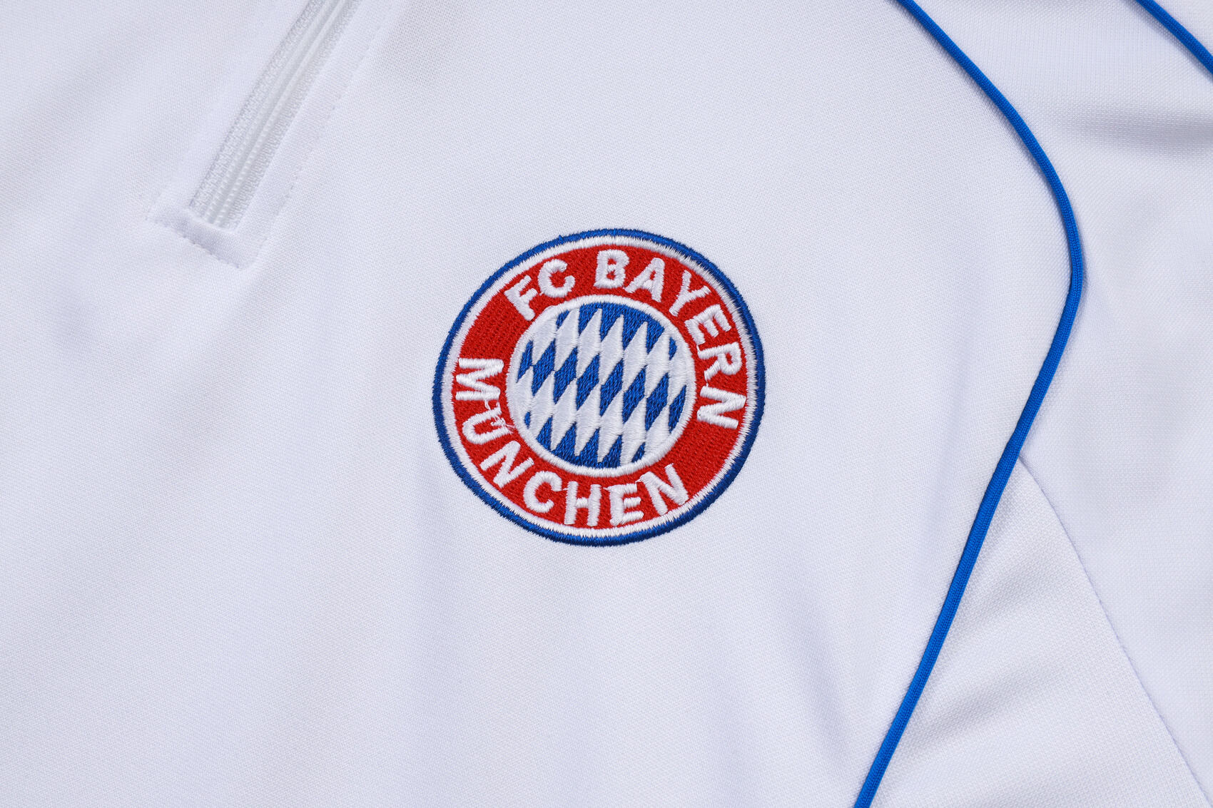 Tuta Bayer Monaco Bianco 2025/26