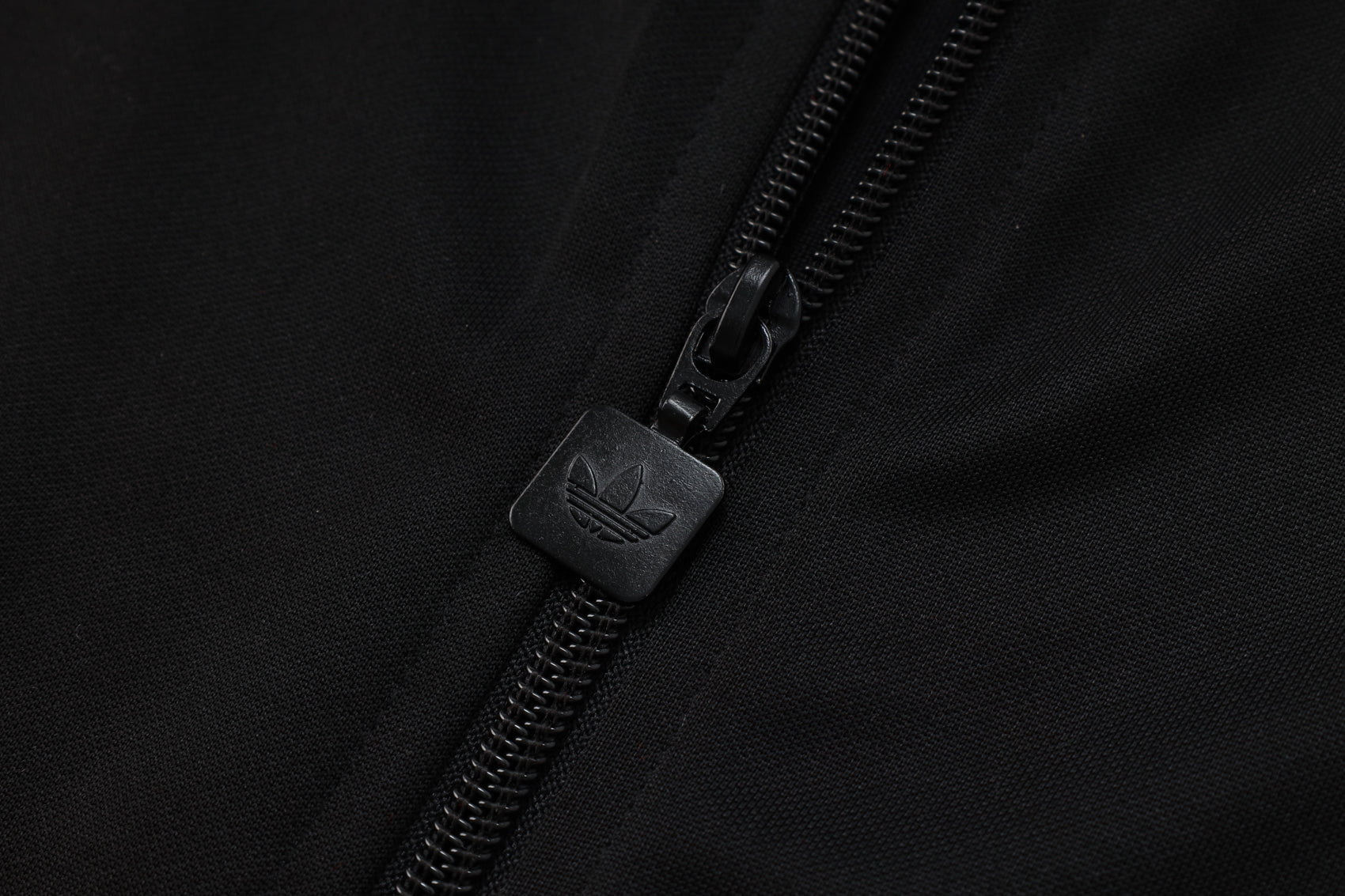 Tuta Manchester United nero zip 2025/26